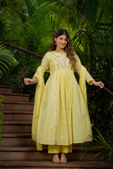Baby Pink & Pastel Yellow Chanderi Silk Embroidered Anarkali Kurta Pant Set with Chanderi Embroidered Dupatta