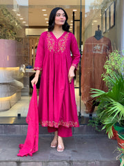 Rani Pink Chanderi Silk Embroidered Kurta Pant Set with Embroidered Chanderi Dupatta